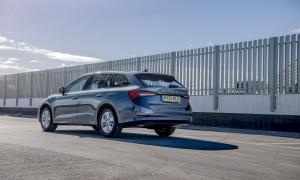 Skoda Octavia Estate 2020 года  (UK)